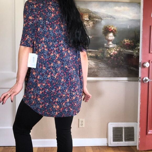 NWT Lularoe Irma   - Picture 2 of 5